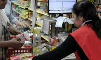 Los empleados de Comercio y Servicios acordaron una suba salarial trimestral del 47%