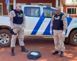 Prefectura Naval Argentina secuestro una mochila con un ladrillo de cocaína en Puerto Libertad