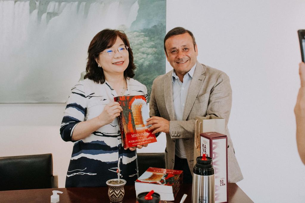 El Gobernador y representantes de Taiwan mantuvieron un encuentro en casa de gobierno