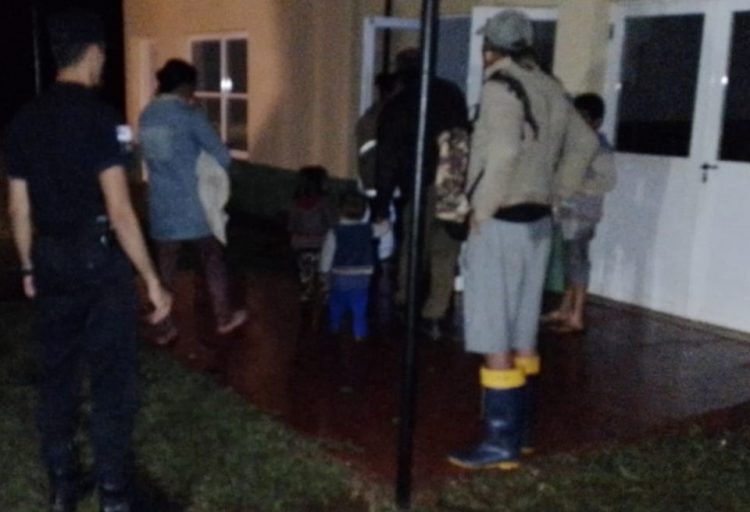 Tras temporal en Oberá se brindo asistencia a varias familias afectadas por las intensas lluvias