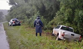 Automovilista resultó ileso tras despistar con su camioneta en San Martín