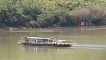 El paso fronterizo de El Soberbio – Porto Soberbo cerrado por la crecida del río Uruguay, también los paseos náuticos en el Moconá