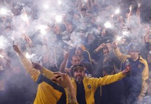 Los hinchas de Boca visten la cuidad de Rio de Janeiro con azul y oro, mas de 80 mil personas esperan la final de la libertadores en Brasil