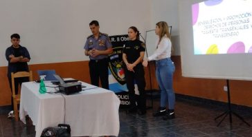 Policías de la UR II participaron de un Taller de Sensibilización y Promoción de los Derechos de Personas Travestis, Transexuales y Transgénero