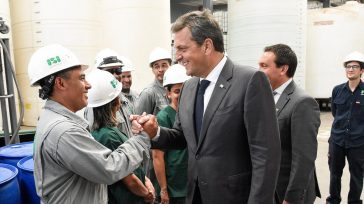 Massa apuntó contra una «apertura indiscriminada de la economía» y defendió las pymes