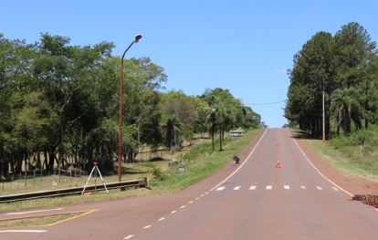 Un camión que transportaba frutas volcó en cercanías al Salto Berrondo y sus ocupantes resultaron ilesos