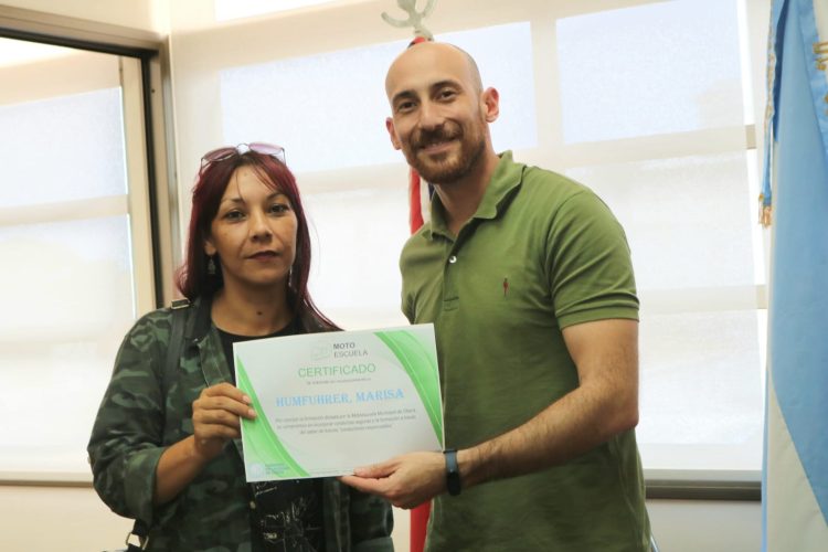 La primera Motoescuela de la provincia continúa entregando certificaciones
