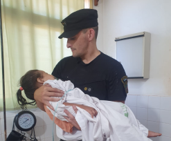 Policías lograron reanimar a una nena que se había ahogado en un arroyo de Andresito