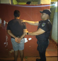 Detuvieron a un hombre que hirió gravemente de un machetazo a un perro