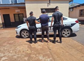 OBERÁ: Fue descubierto por las cámaras del 911 intentando abrir autos estacionados, la policía lo detuvo