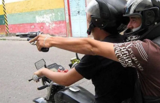 Cinco años de prisión a un hombre por asalto en la modalidad de motochorro