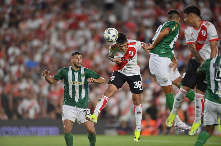 Ayer River empató con Banfield en el Monumental