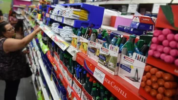 El presidente anuncio vouchers y asistencia económica a los padres para alivianar la inflación