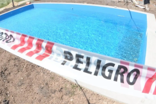 POSADAS: Una mujer fue hallada sin vida en la pileta de su casa en el Barrio Itaembé Guazú