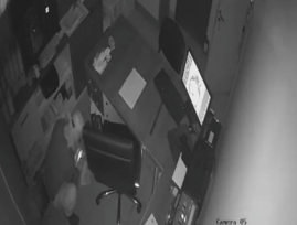 25 DE MAYO: Entro por un ventiluz a una estación de servicio y se robo más de 7 millones de pesos