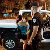 La Policía asistió a dos mujeres en trabajos de parto y a un bebé que convulsionaba