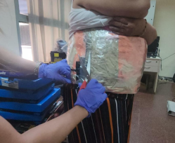Una mujer Paraguaya intentó ingresar más de 5 kg de cocaína pegadas en el cuerpo