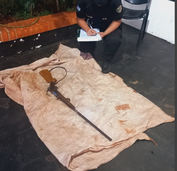 La policía secuestró el arma que habría utilizado el abuelo para herir a su nieto