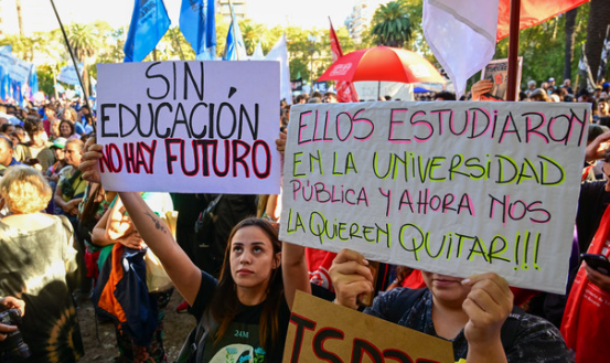 Luego de las masivas marchas en todo el país, el Gobierno dice que no cerrará universidades y volvió a reclamar auditorías