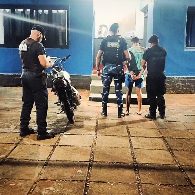 Arrestaron a un hombre a bordo de una moto robada en Brasil
