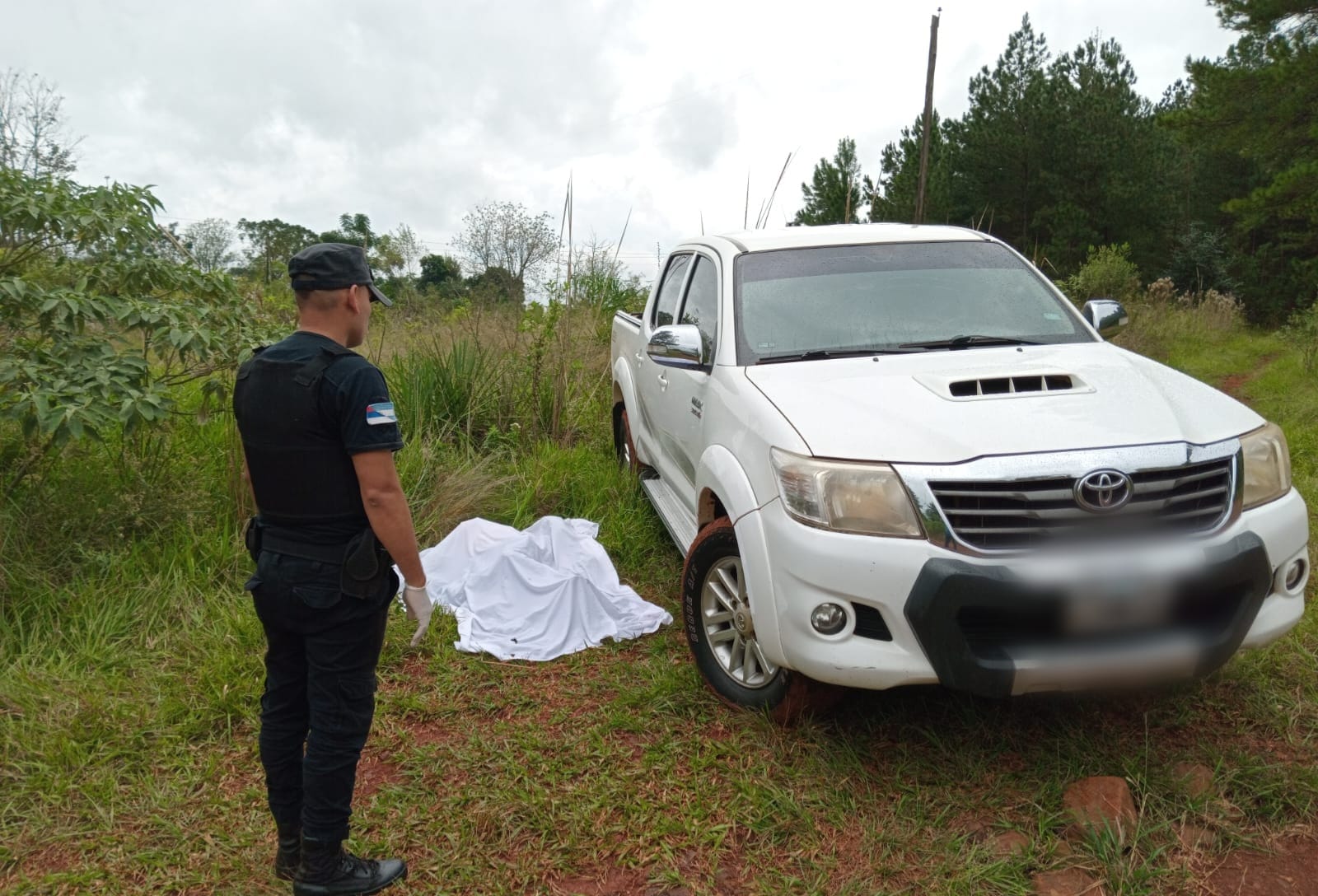 Campo Ramón: Un hombre fue hallado sin signos vitales dentro de su camioneta