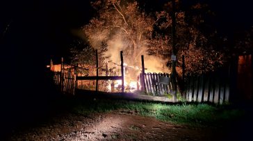 Las llamas de un incendio consumieron en su totalidad una vivienda en Oberá