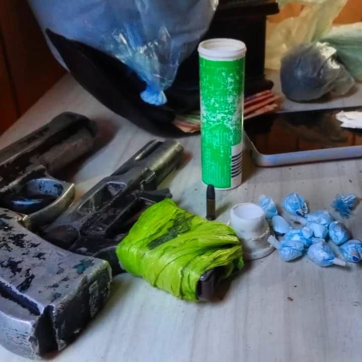 Con la detención de dos hombres, la Policía desarticuló el narcokiosco 49 en lo que va del año