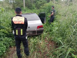 En un operativo policial de búsqueda hallaron un auto que le robaron a un remisero de Puerto Mado