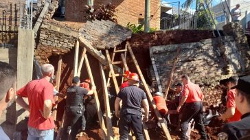 Oberá: Policías y bomberos rescataron a un albañil tras el derrumbe de una obra