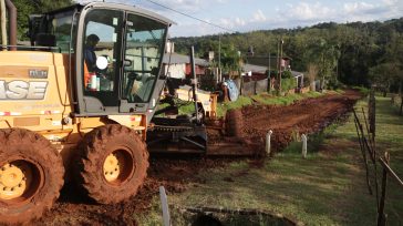 Restauración de caminos luego del temporal en Oberá