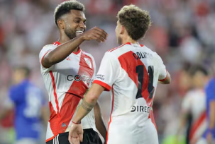 River venció a Libertad de Paraguay 2-0, avanzando así en la Libertadores y al Mundial de clubes 2025