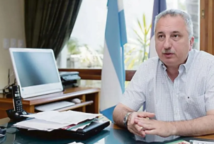 El Gobernado anunció cómo quedarán los sueldos de los empleados públicos con el aumento