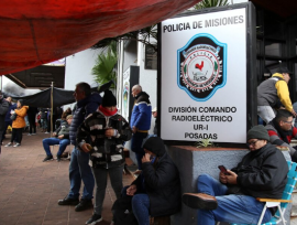 A pesar del frío el acampe policial se mantiene en pie, hoy se cumplen 12 días de protestas