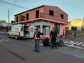 OBERÁ: Dos motociclistas chocaron en las calles Erasmie y Sargento Cabral, uno de ellos resulto lesionado