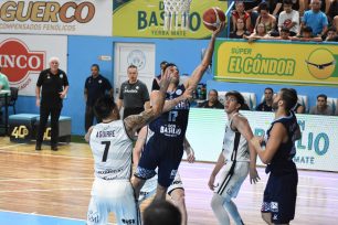 En una sufrida victoria, el Celeste derrotó 80-77 a Comunicaciones