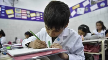 Hoy vuelven a reunirse los gremios docentes y gobierno provincial