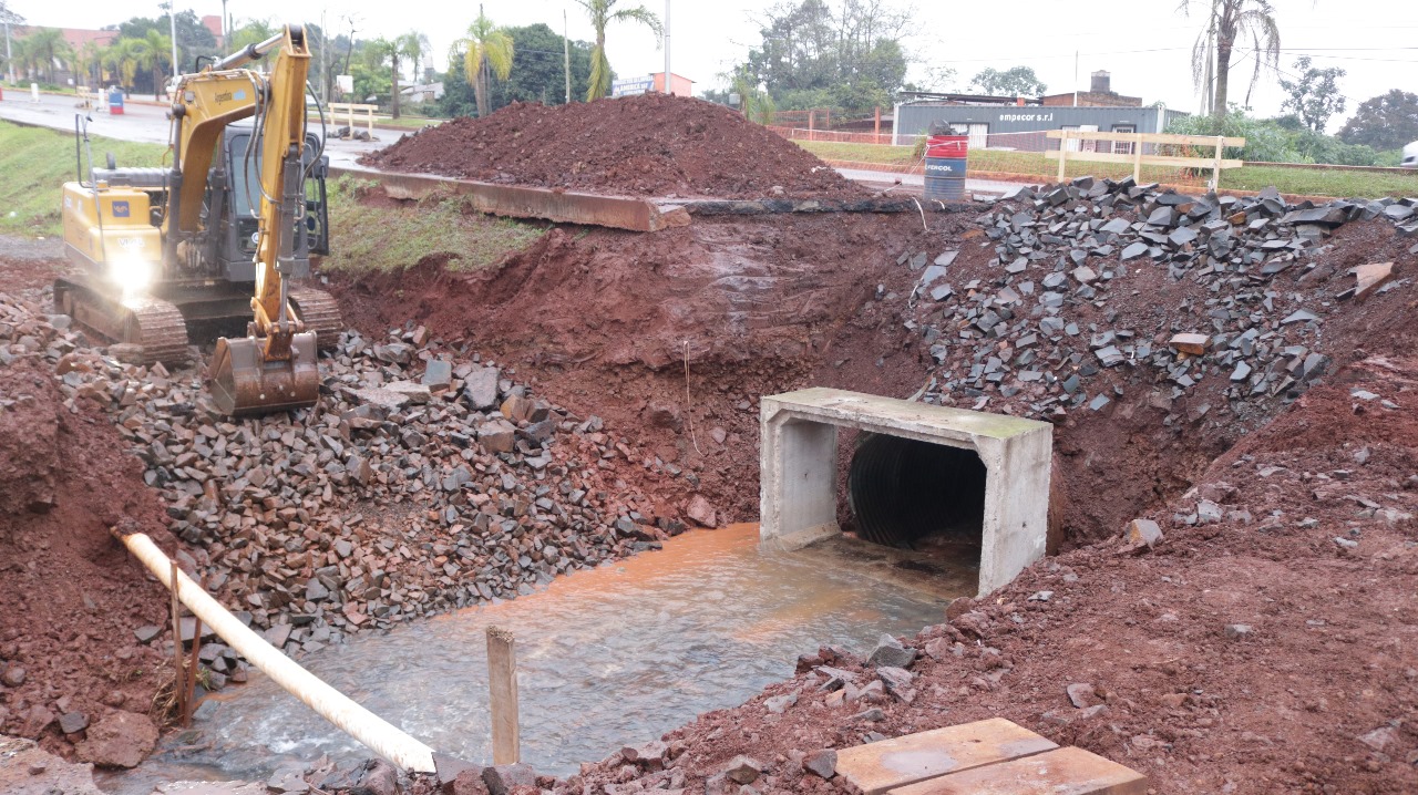 Avanza la reparación en la avenida De las Américas