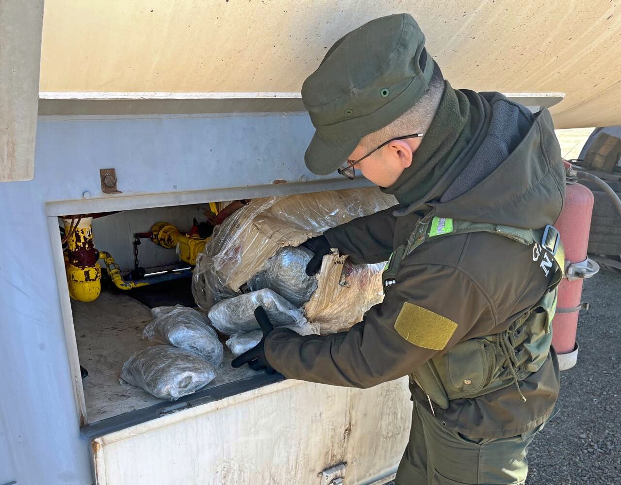Camiones cisterna de bandera extranjera ocultaban marihuana