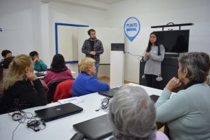 Innovadores Talleres de Robótica para adultos mayores en Oberá