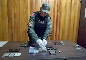 Viajaban desde Córdoba a Brasil, en un control Gendarmería incauto a un grupo de hinchas de fútbol marihuana y cocaína