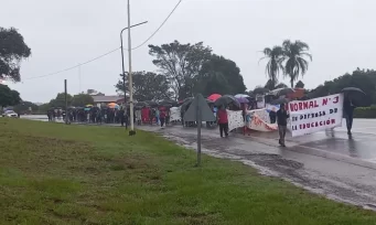 Docentes no bajan los brazos y continúan sus reclamos, en toda la provincias hay marchas y movilizaciones