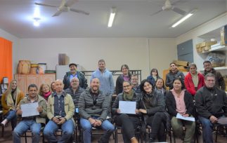 Entrega de diplomas a las nuevas autoridades de la Comisión Vecinal del Barrio Villa Barreyro 2
