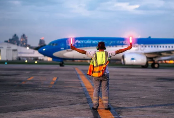 Gremio aeronáutico anunció paros intermitentes por 18 días