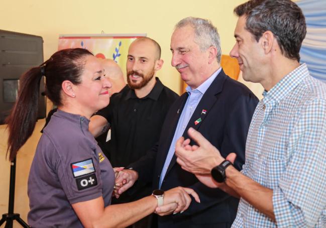 Con la presencia del Gobernador se inauguró el nuevo centro médico en el barrio Schuster,