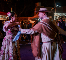 Posadas se ilumino con la noche de San Juan