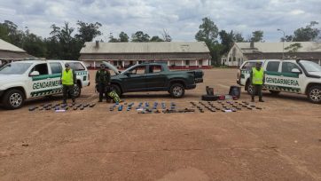Intentaron darse a la fuga de un control, gendarmería los detuvo y descubrieron que llevaban marihuana y cocaína oculta en el chasis