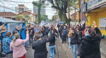 Trabajadores de salud inician 72 horas de paro con movilización y acampe