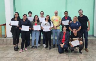 Entrega de diplomas a nuevas autoridades de la Comisión Vecinal del Barrio Villa Ruff