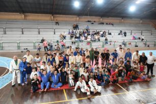 Un centenar de niños y niñas participaron del primer encuentro de «Oberá Juega»