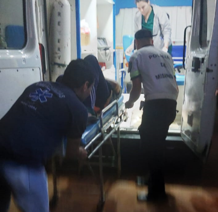 Policías asistieron a un hombre que cayó del techo de una casa en el Barrio Osorio